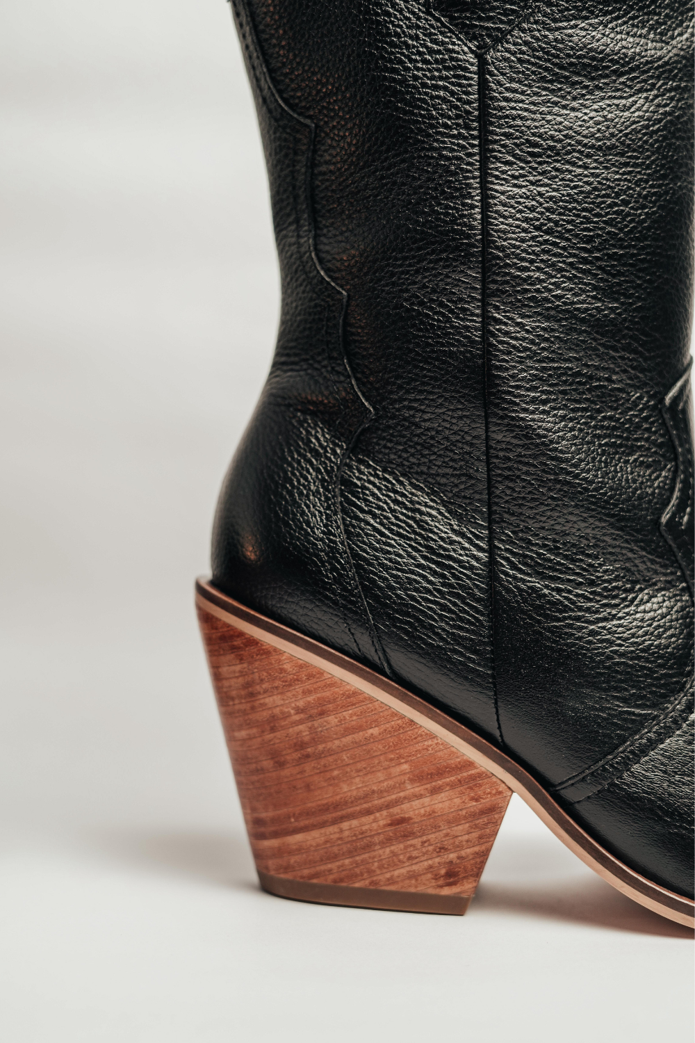 
                  
                    Austin | Negro
                  
                