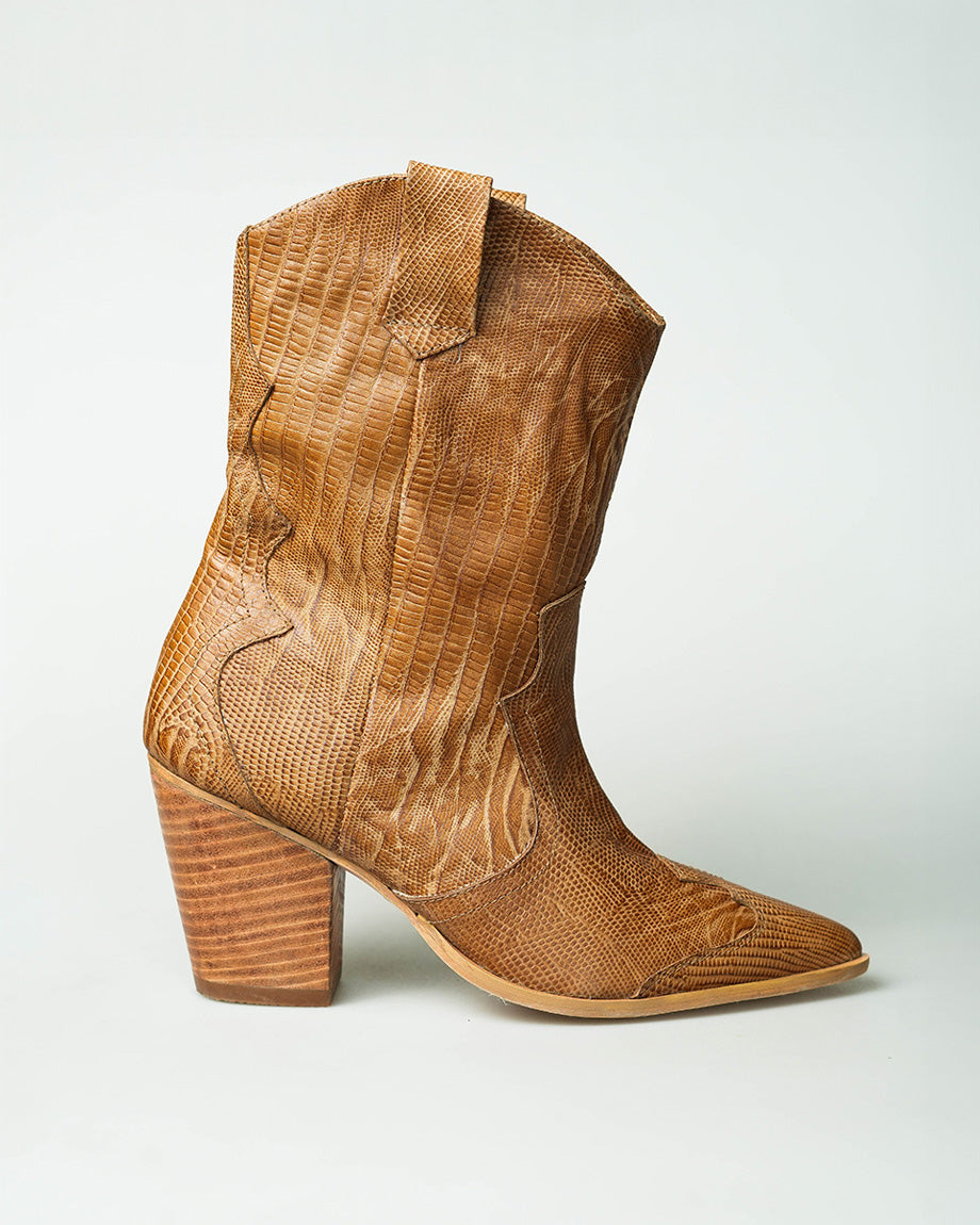 
                  
                    Austin | Camel
                  
                