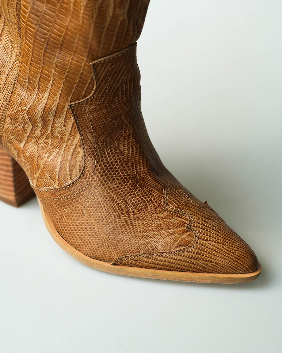 
                  
                    Austin | Camel
                  
                