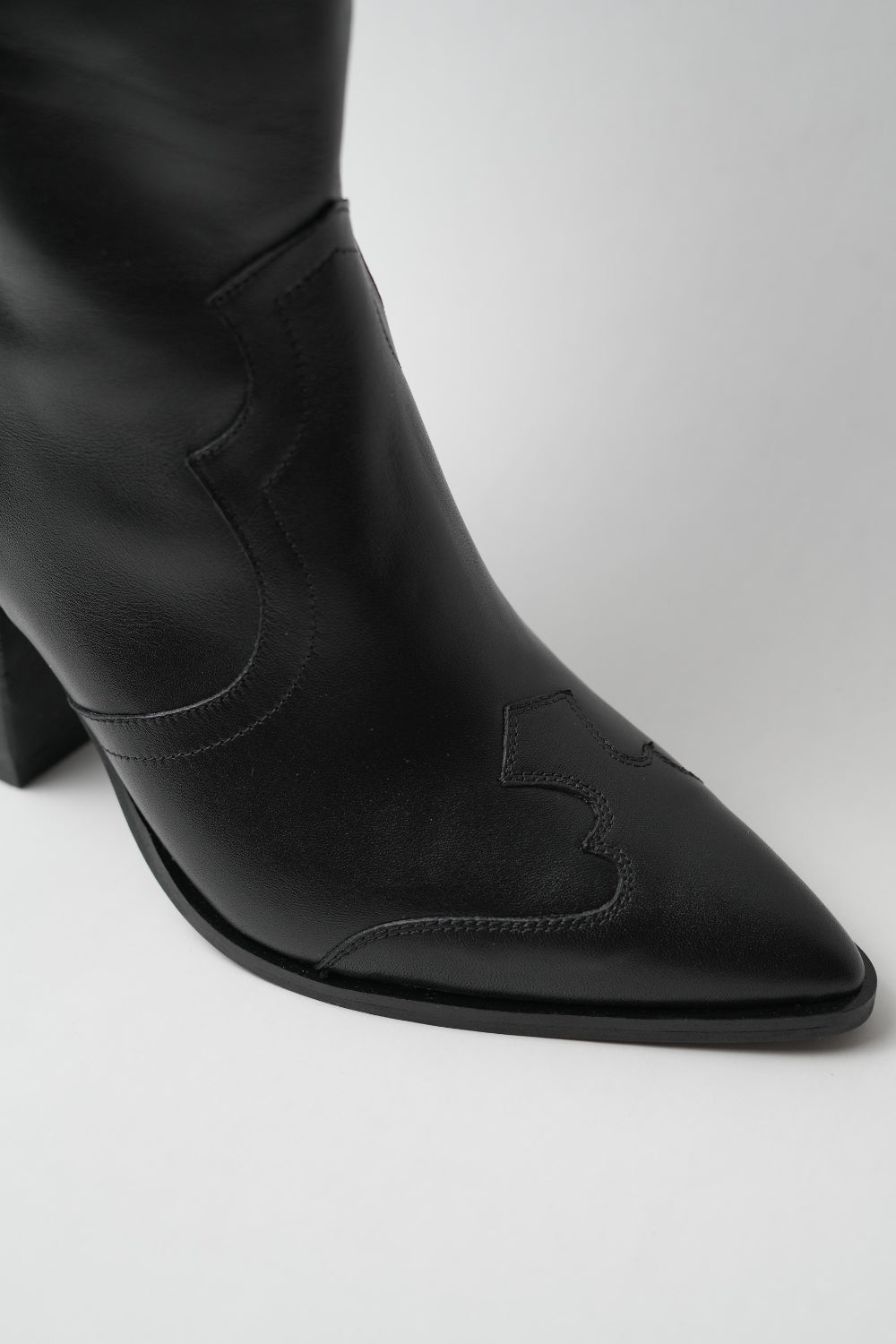 
                  
                    Austin | Negro
                  
                