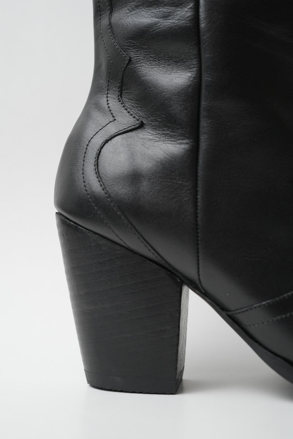 
                  
                    Austin | Negro
                  
                