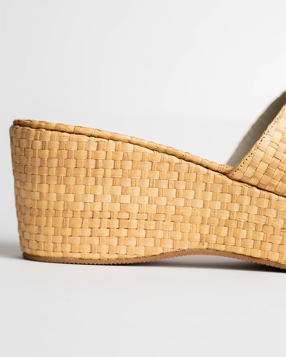 
                  
                    Cerdena | Beige
                  
                