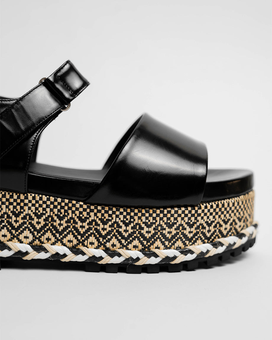 
                  
                    Verona | Negro
                  
                