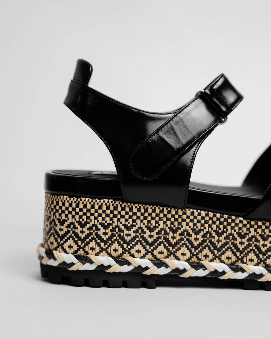 
                  
                    Verona | Negro
                  
                